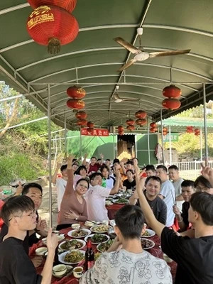 Κτίριο ομάδας ακριβείας Shenzhen Huazheng